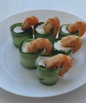 Ролл с креветкой